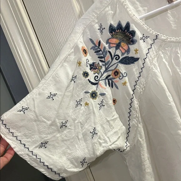⚜️ Knox Rose White Floral Embroidered Blouse - Picture 4 of 7